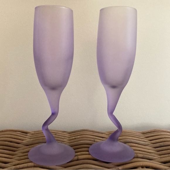 Tupperware Chic Dining Champagne Flutes Set of 4 (Fun at New Year'